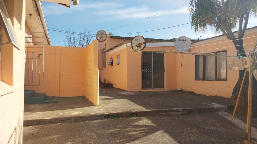 8 Bedroom Property for Sale in Greenfields Eastern Cape